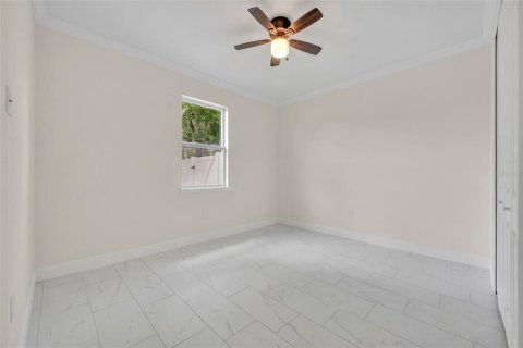 House in Leesburg, Florida 5 bedrooms, 228.63 sq.m. № 1822496 - photo 25