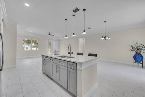 House in Leesburg, Florida 5 bedrooms, 228.63 sq.m. № 1822496 - photo 18