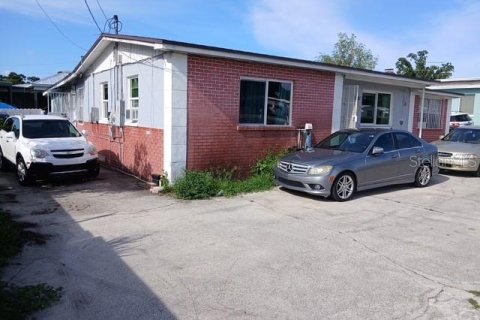 Casa en venta en Tampa, Florida, 5 dormitorios, 213.12 m2 № 1834945 - foto 3