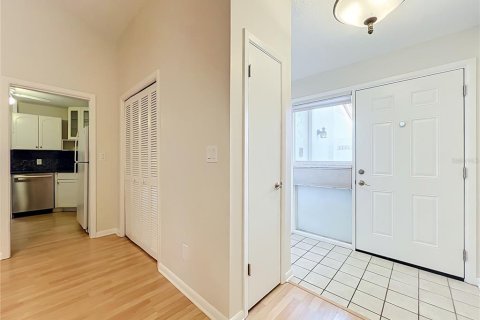 Condo in Winter Park, Florida, 2 bedrooms  № 2381283 - photo 5