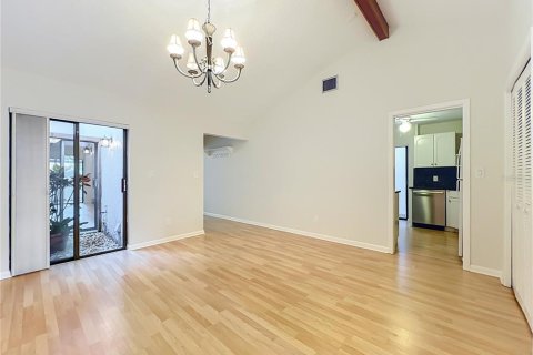 Condo in Winter Park, Florida, 2 bedrooms  № 2381283 - photo 6