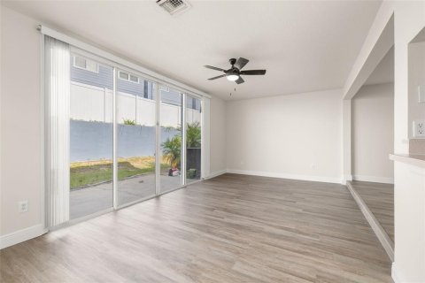 Touwnhouse à louer à Davenport, Floride: 3 chambres, 165.74 m2 № 2108540 - photo 15
