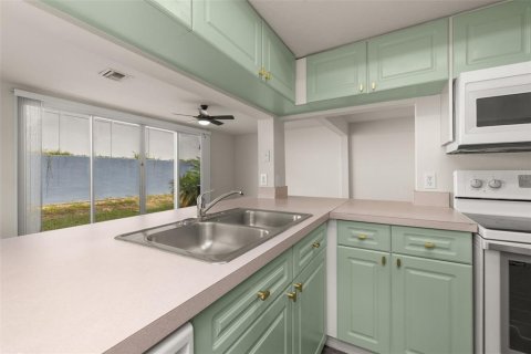 Touwnhouse à louer à Davenport, Floride: 3 chambres, 165.74 m2 № 2108540 - photo 10