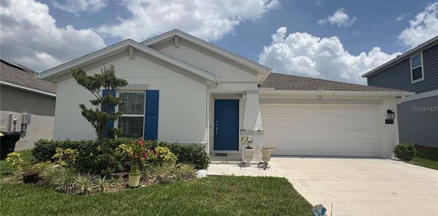 House in Davenport, Florida 3 bedrooms, 144.93 sq.m. № 1786246