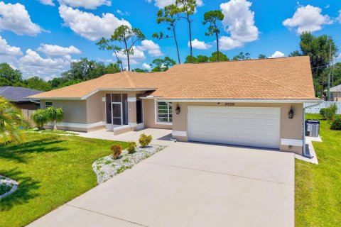Casa en venta en Port Charlotte, Florida, 3 dormitorios, 191.94 m2 № 1918621 - foto 1