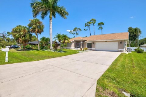 Casa en venta en Port Charlotte, Florida, 3 dormitorios, 191.94 m2 № 1918621 - foto 4