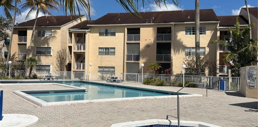 Condominio en Miami, Florida, 1 dormitorio № 2030775