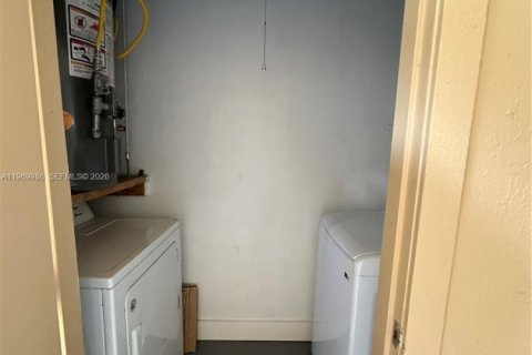 Condominio en venta en Miami, Florida, 1 dormitorio, 64.38 m2 № 2030775 - foto 26