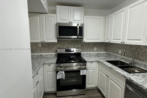 Condominio en venta en Miami, Florida, 1 dormitorio, 64.38 m2 № 2030775 - foto 10