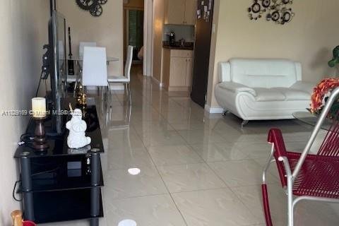 Condominio en venta en Miami Gardens, Florida, 1 dormitorio, 53.79 m2 № 1816320 - foto 4