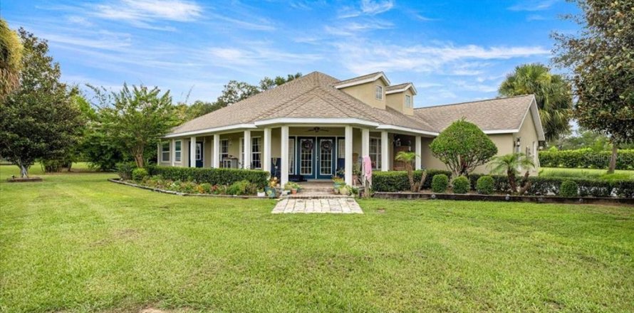 House in Morriston, Florida 3 bedrooms, 223.8 sq.m. № 2258390