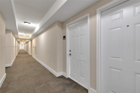 Купить кондоминиум в Майами, Флорида 1 спальня, 68.93м2, № 1967049 - фото 6