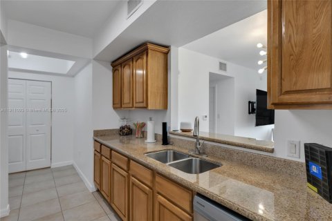 Купить кондоминиум в Майами, Флорида 1 спальня, 68.93м2, № 1967049 - фото 13