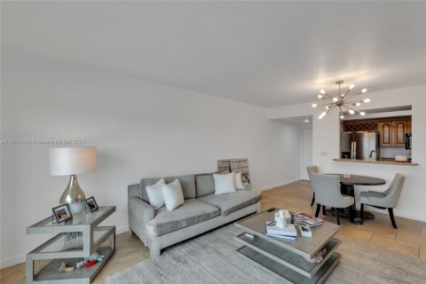 Купить кондоминиум в Майами, Флорида 1 спальня, 68.93м2, № 1967049 - фото 9