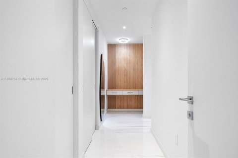 Copropriété à louer à Miami, Floride: 4 chambres, 328.5 m2 № 1855177 - photo 20
