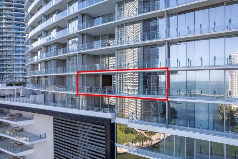 Copropriété à louer à Miami, Floride: 4 chambres, 328.5 m2 № 1855177 - photo 2