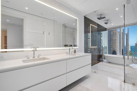 Copropriété à louer à Miami, Floride: 4 chambres, 328.5 m2 № 1855177 - photo 15