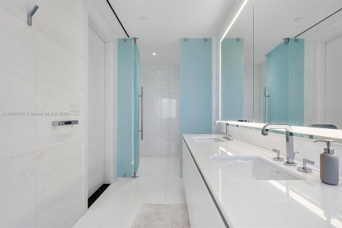 Copropriété à louer à Miami, Floride: 4 chambres, 328.5 m2 № 1855177 - photo 18