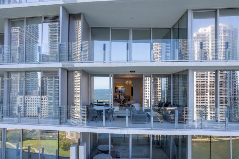 Copropriété à louer à Miami, Floride: 4 chambres, 328.5 m2 № 1855177 - photo 4