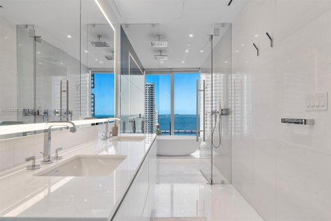 Copropriété à louer à Miami, Floride: 4 chambres, 328.5 m2 № 1855177 - photo 14