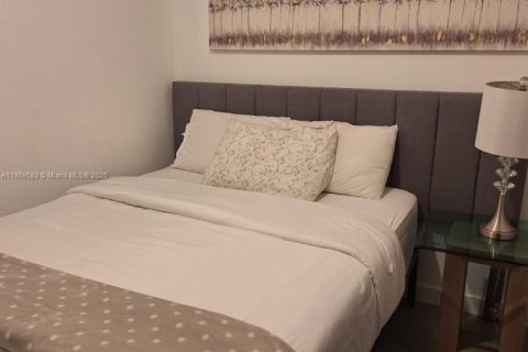 Снять в аренду квартиру в Майами, Флорида 1 спальня, 78.97м2, № 1896813 - фото 7