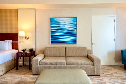 Hotel in Sunny Isles Beach, Florida 61.69 sq.m. № 1948629 - photo 16