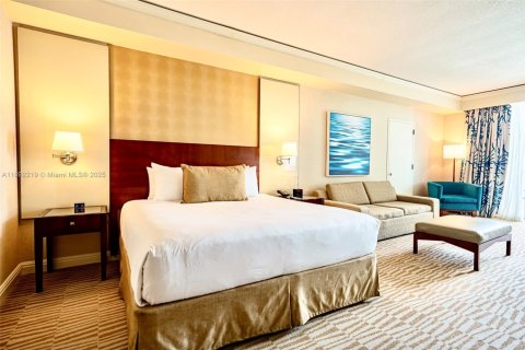 Hotel in Sunny Isles Beach, Florida 61.69 sq.m. № 1948629 - photo 9