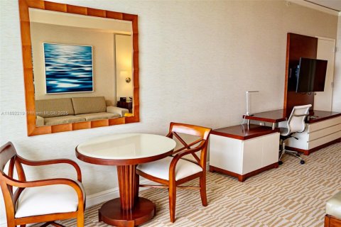 Hotel in Sunny Isles Beach, Florida 61.69 sq.m. № 1948629 - photo 17