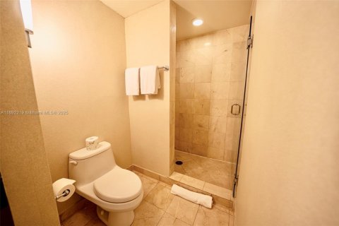 Hotel in Sunny Isles Beach, Florida 61.69 sq.m. № 1948629 - photo 22