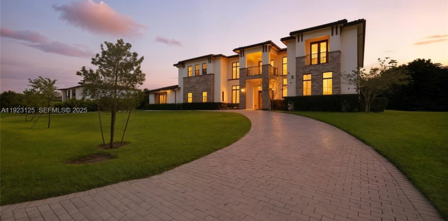 Villa ou maison à Southwest Ranches, Floride 7 chambres, 733.46 m2 № 1977488