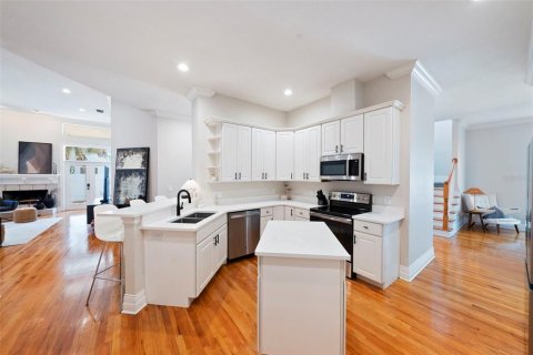 Villa ou maison à vendre à Tampa, Floride: 3 chambres, 312.34 m2 № 2148157 - photo 8