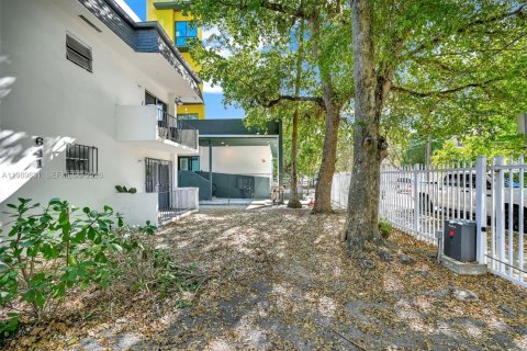 Купить коммерческую недвижимость в Майами, Флорида № 2052085 - фото 28