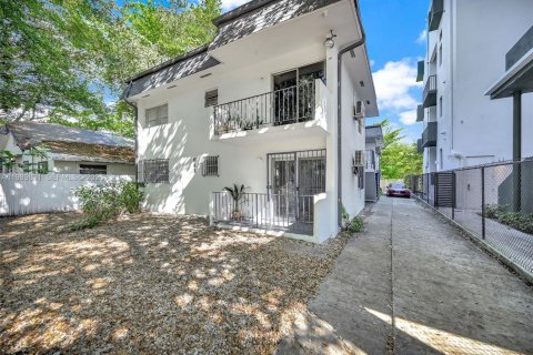 Купить коммерческую недвижимость в Майами, Флорида № 2052085 - фото 11