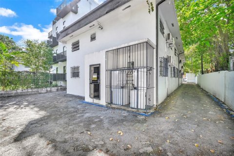 Купить коммерческую недвижимость в Майами, Флорида № 2052085 - фото 15