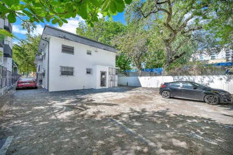 Купить коммерческую недвижимость в Майами, Флорида № 2052085 - фото 12