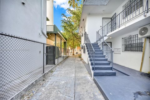 Купить коммерческую недвижимость в Майами, Флорида № 2052085 - фото 26