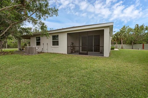 House in Palmetto, Florida 2 bedrooms, 115.94 sq.m. № 1690791 - photo 15