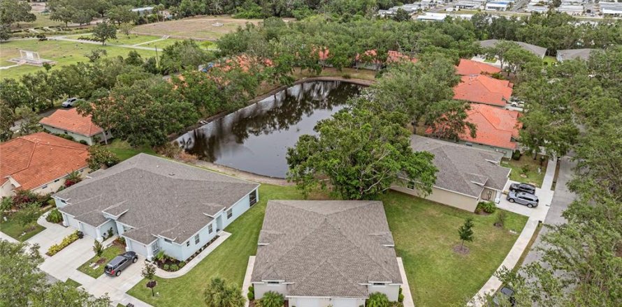 House in Palmetto, Florida 2 bedrooms, 115.94 sq.m. № 1690791