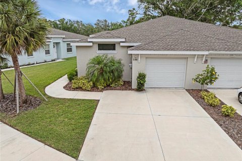 House in Palmetto, Florida 2 bedrooms, 115.94 sq.m. № 1690791 - photo 2