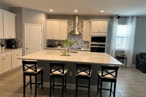 House in Orlando, Florida 4 bedrooms, 208.1 sq.m. № 2122617 - photo 11