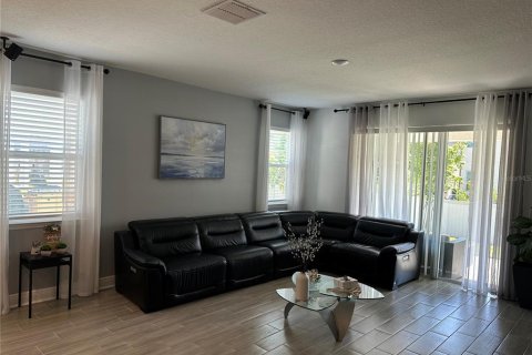 House in Orlando, Florida 4 bedrooms, 208.1 sq.m. № 2122617 - photo 21