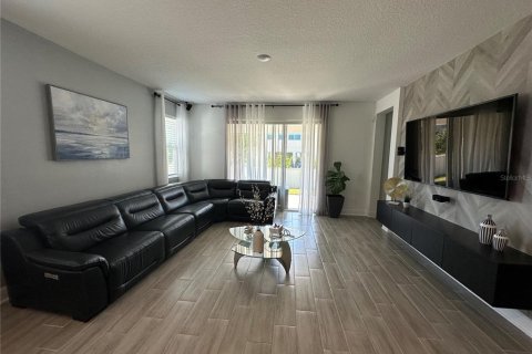 House in Orlando, Florida 4 bedrooms, 208.1 sq.m. № 2122617 - photo 19
