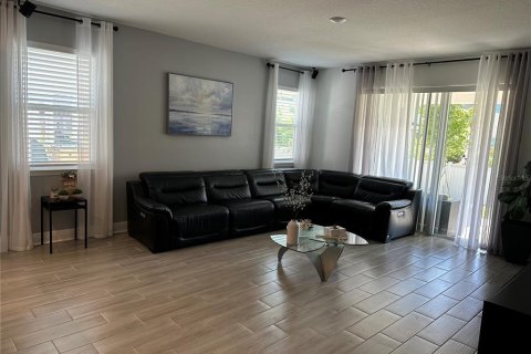 House in Orlando, Florida 4 bedrooms, 208.1 sq.m. № 2122617 - photo 20