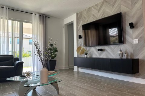 House in Orlando, Florida 4 bedrooms, 208.1 sq.m. № 2122617 - photo 22
