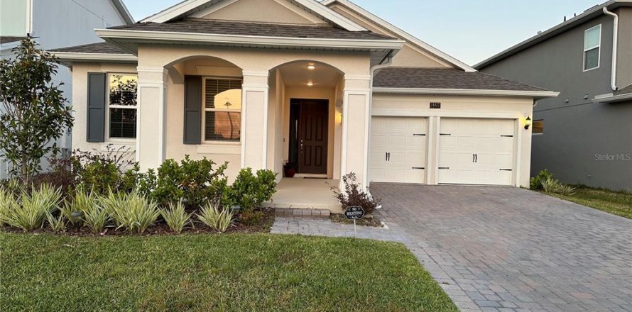 House in Orlando, Florida 4 bedrooms, 208.1 sq.m. № 2122617
