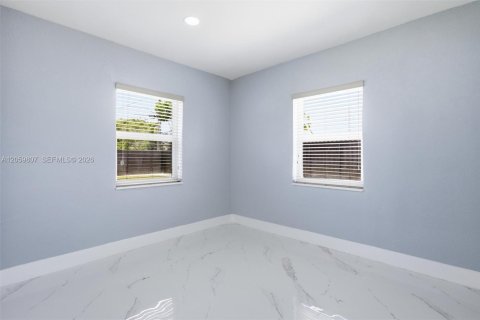 Villa ou maison à vendre à Miami Gardens, Floride: 3 chambres, 80.27 m2 № 2264511 - photo 15