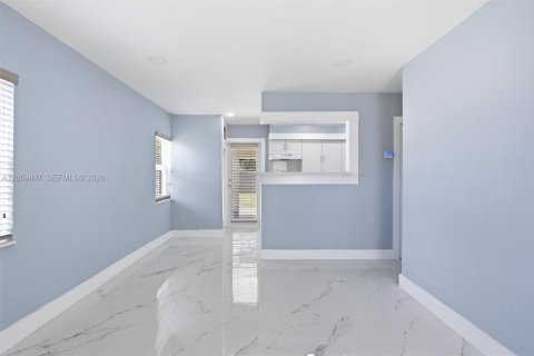 Villa ou maison à vendre à Miami Gardens, Floride: 3 chambres, 80.27 m2 № 2264511 - photo 9
