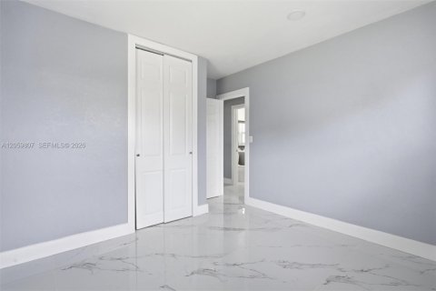 Villa ou maison à vendre à Miami Gardens, Floride: 3 chambres, 80.27 m2 № 2264511 - photo 14