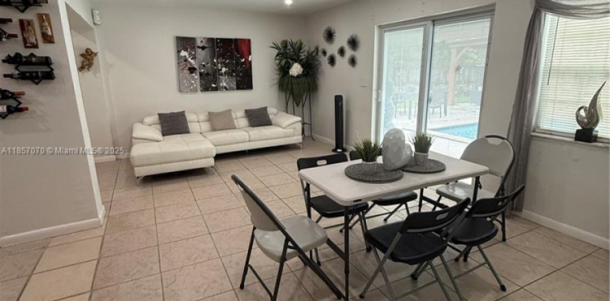 Villa ou maison à Hollywood, Floride 3 chambres, 142.6 m2 № 1879033