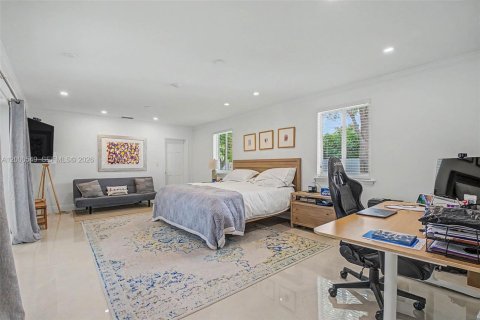 House in Pinecrest, Florida 4 bedrooms, 311.41 sq.m. № 2066244 - photo 23